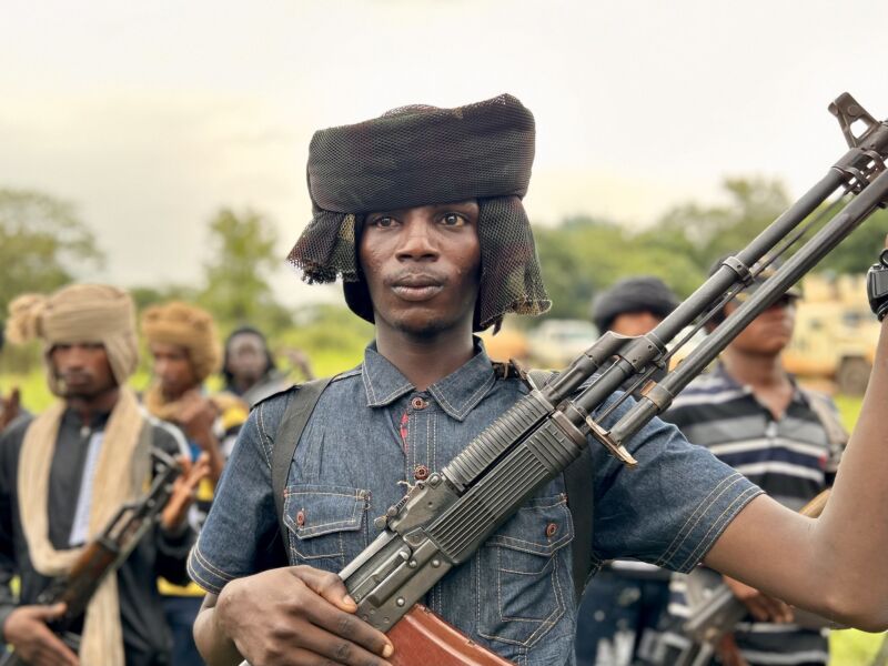 Image for the Tweet beginning: More than 5,800 combatants have